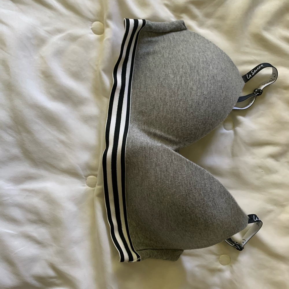 Grey lounge, everyday bra